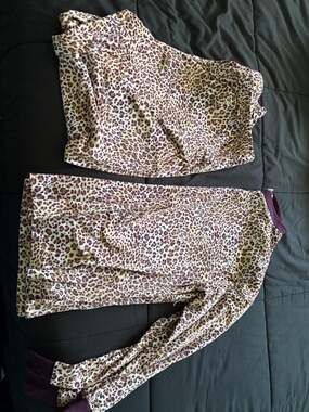 Joyspun Leopard Print Pajama Set Size M (8-10)